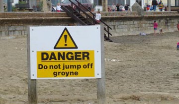 Do not jump of groyne