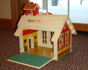 Toy school house
