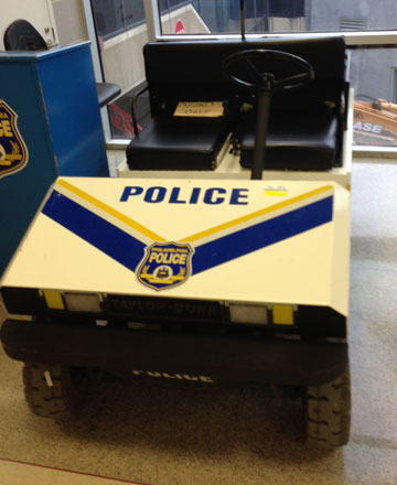 philly-police-airport-cart