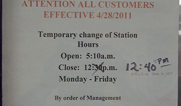 A temporary hours change sign